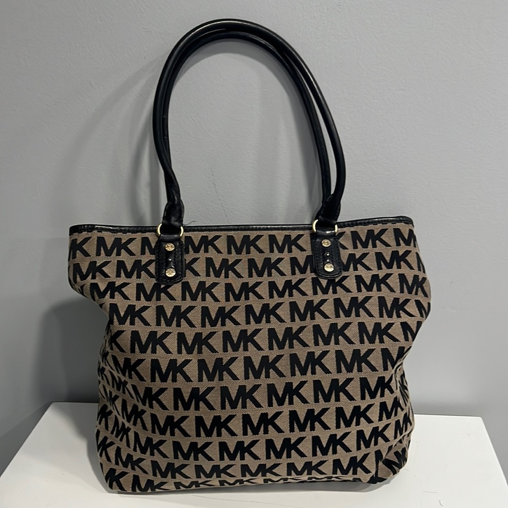 Michael Kors Signature Tote